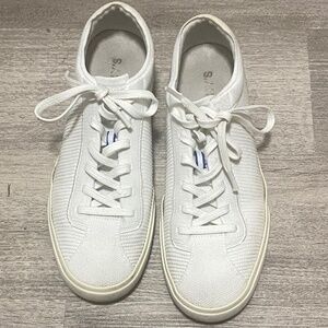 Rothy’s White Size 10 Women’s Sneakers .